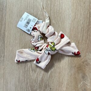 American Eagle Grinch Bow Scrunchie NWT